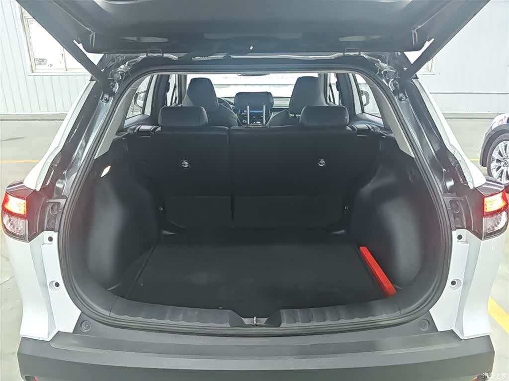 Toyota Frontlander, 2022 19