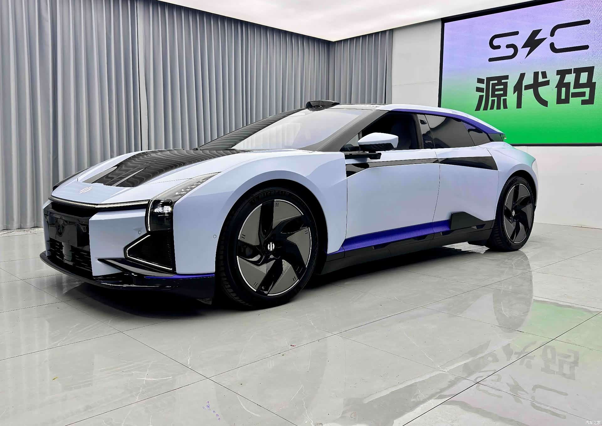 HiPhi Z, 2022 4