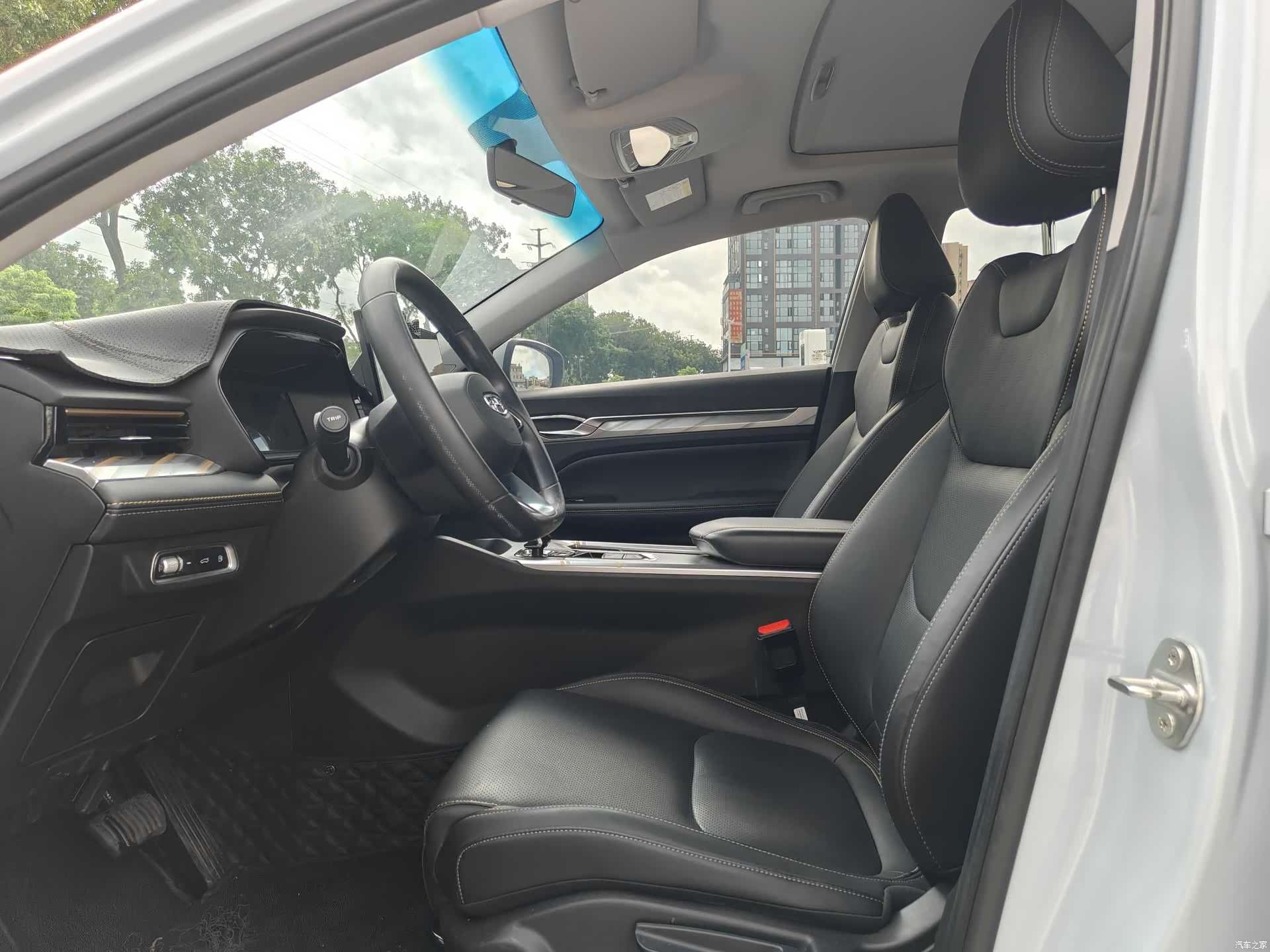 Geely Emgrand, 2023 11