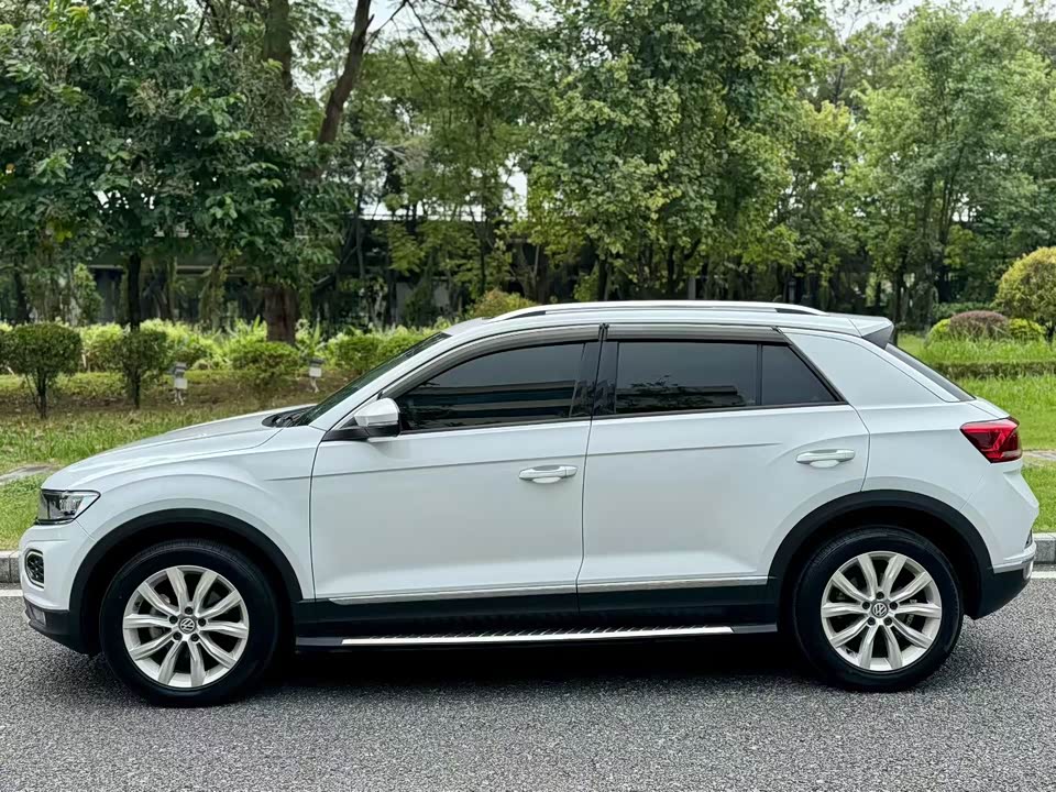 Volkswagen T-ROC exploring Songs