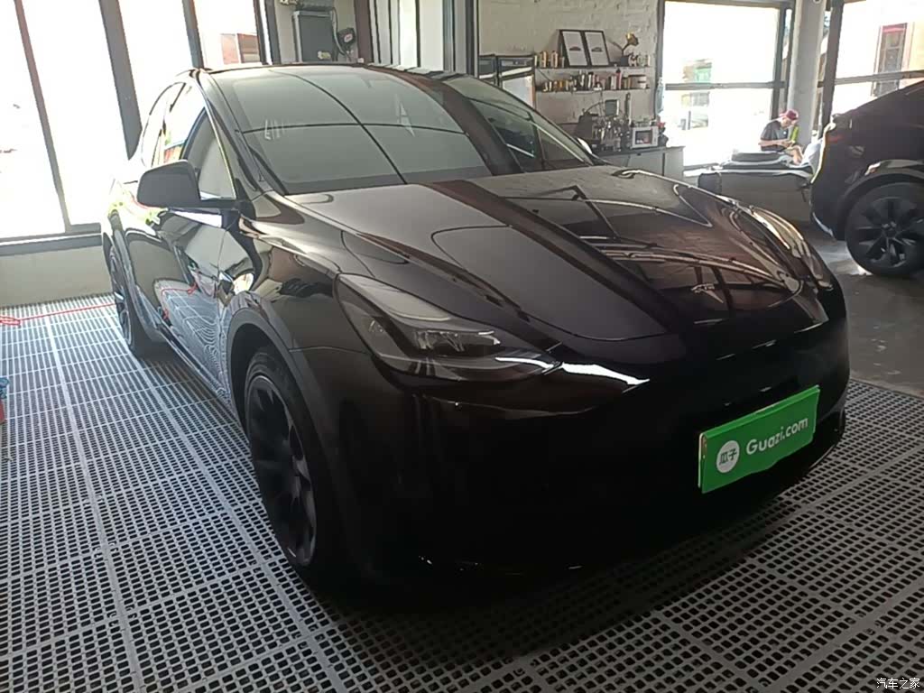 Tesla Model Y, 2022 4