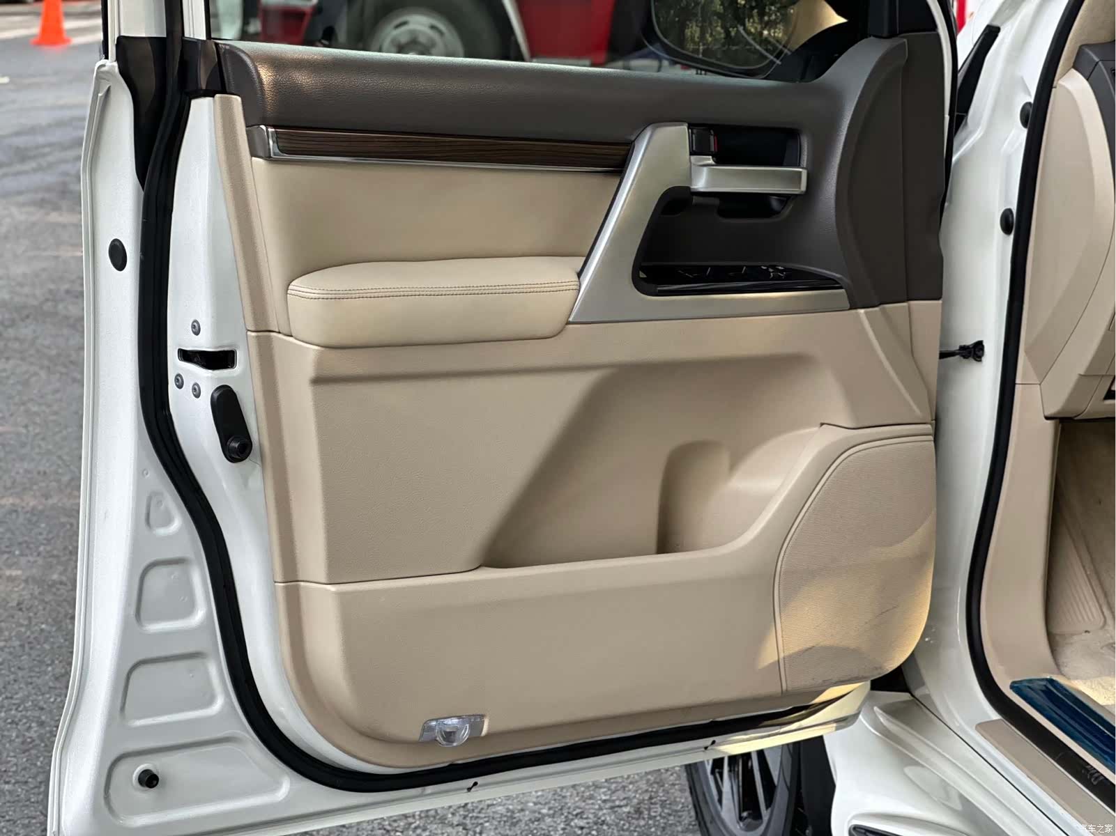 Toyota Land Cruiser, 2020 16