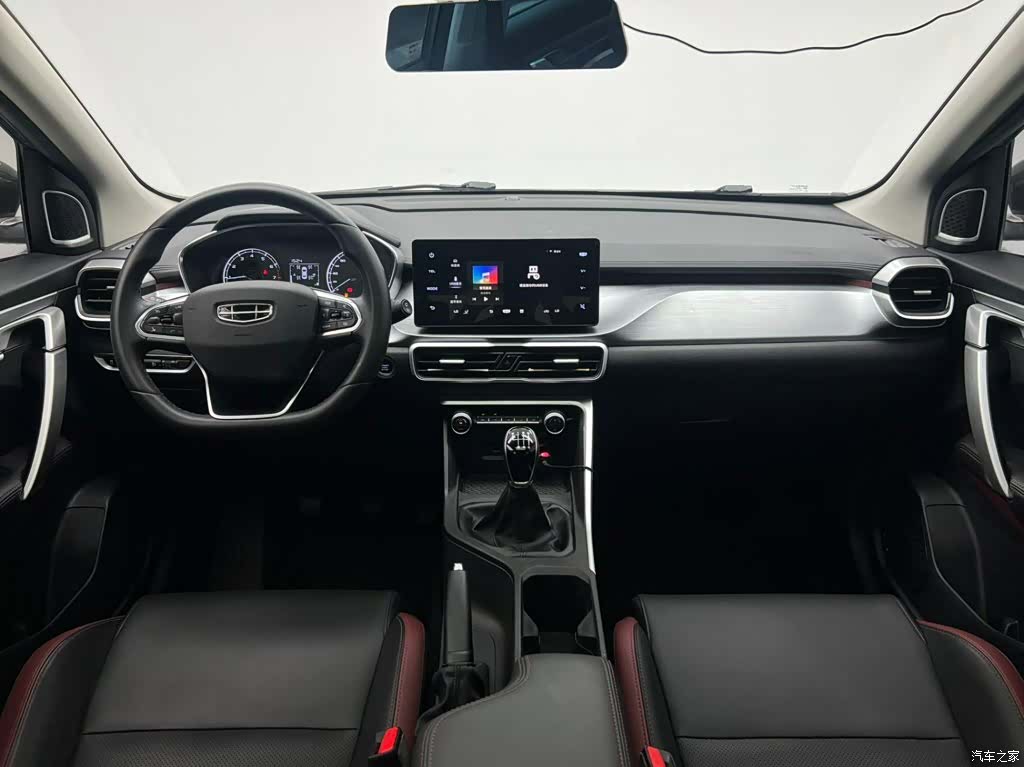 Geely Coolray, 2022 16