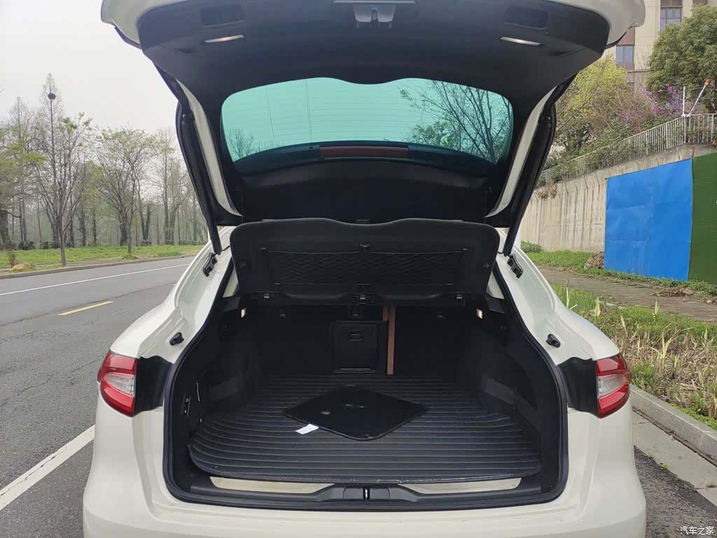 Maserati Levante, 2017 16