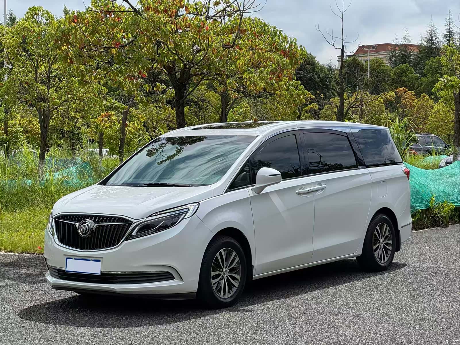 Buick GL8, 2019 1