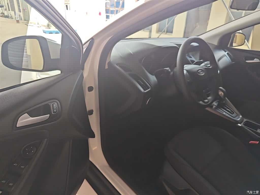 Ford Focus, 2019 16