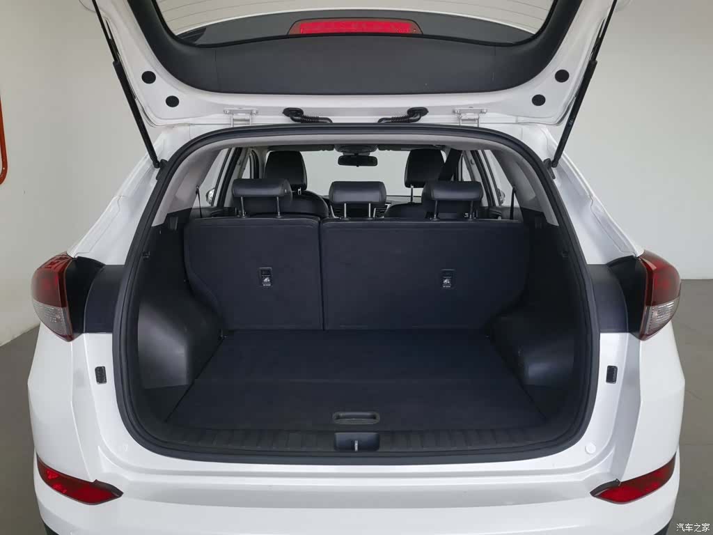 Hyundai Tucson, 2017 16