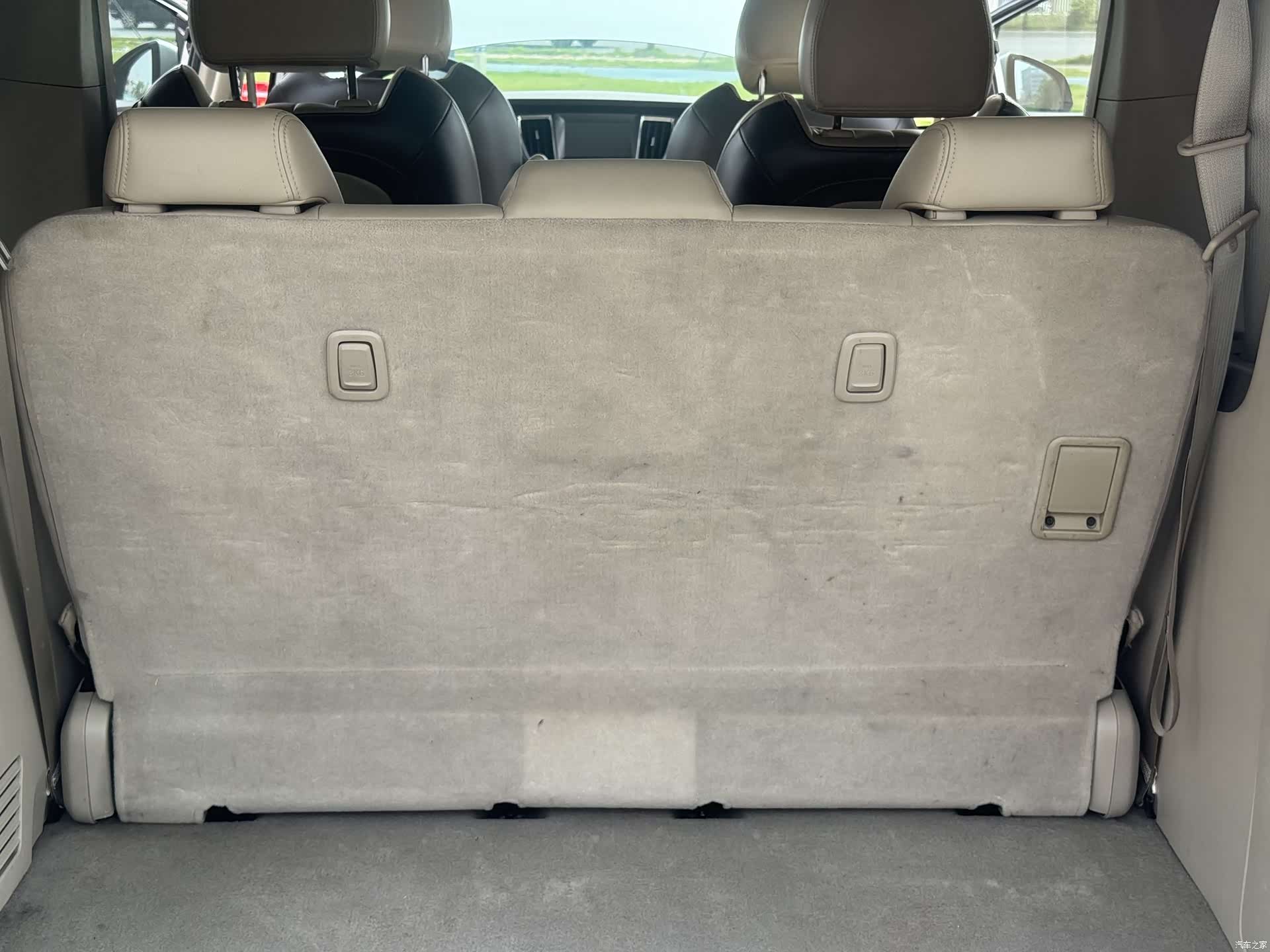 Buick GL8, 2011 27