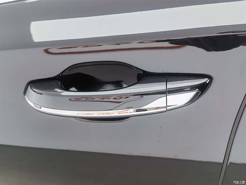 Hongqi H5, 2022 18