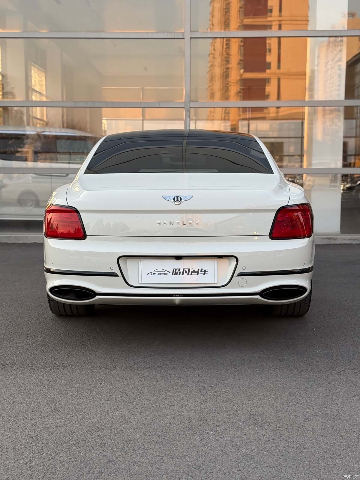 Bentley Flying Spur, 2023 4