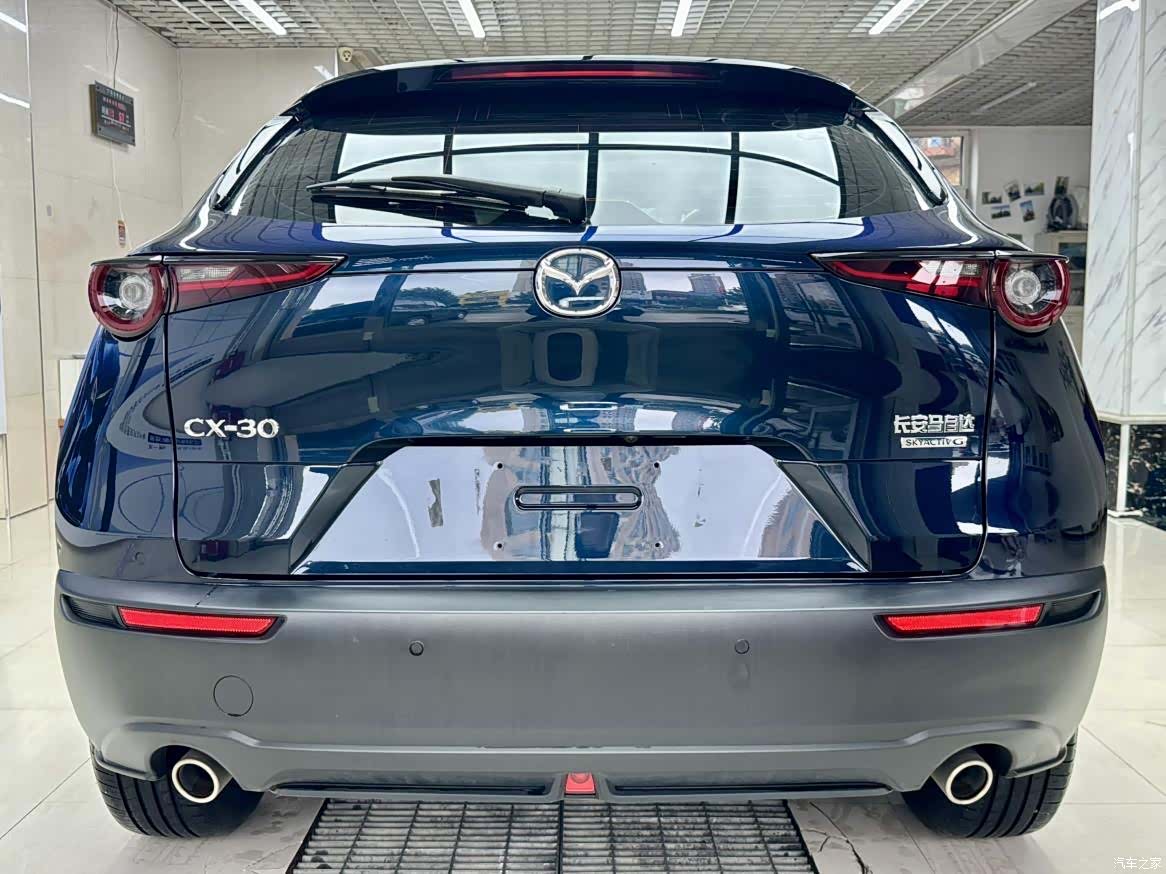 Mazda CX-30, 2022 все фото