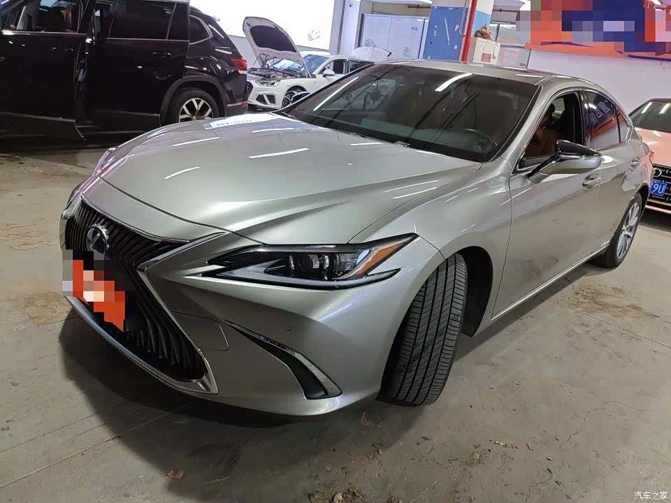 Lexus ES, 2020 1
