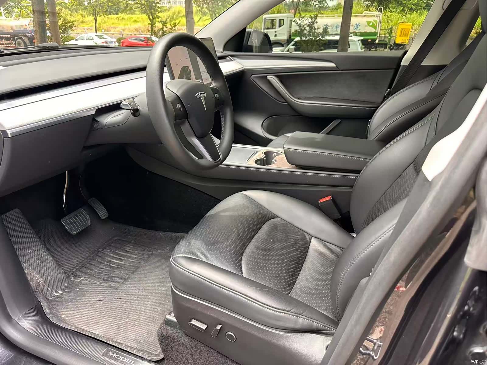 Tesla Model Y, 2024 7