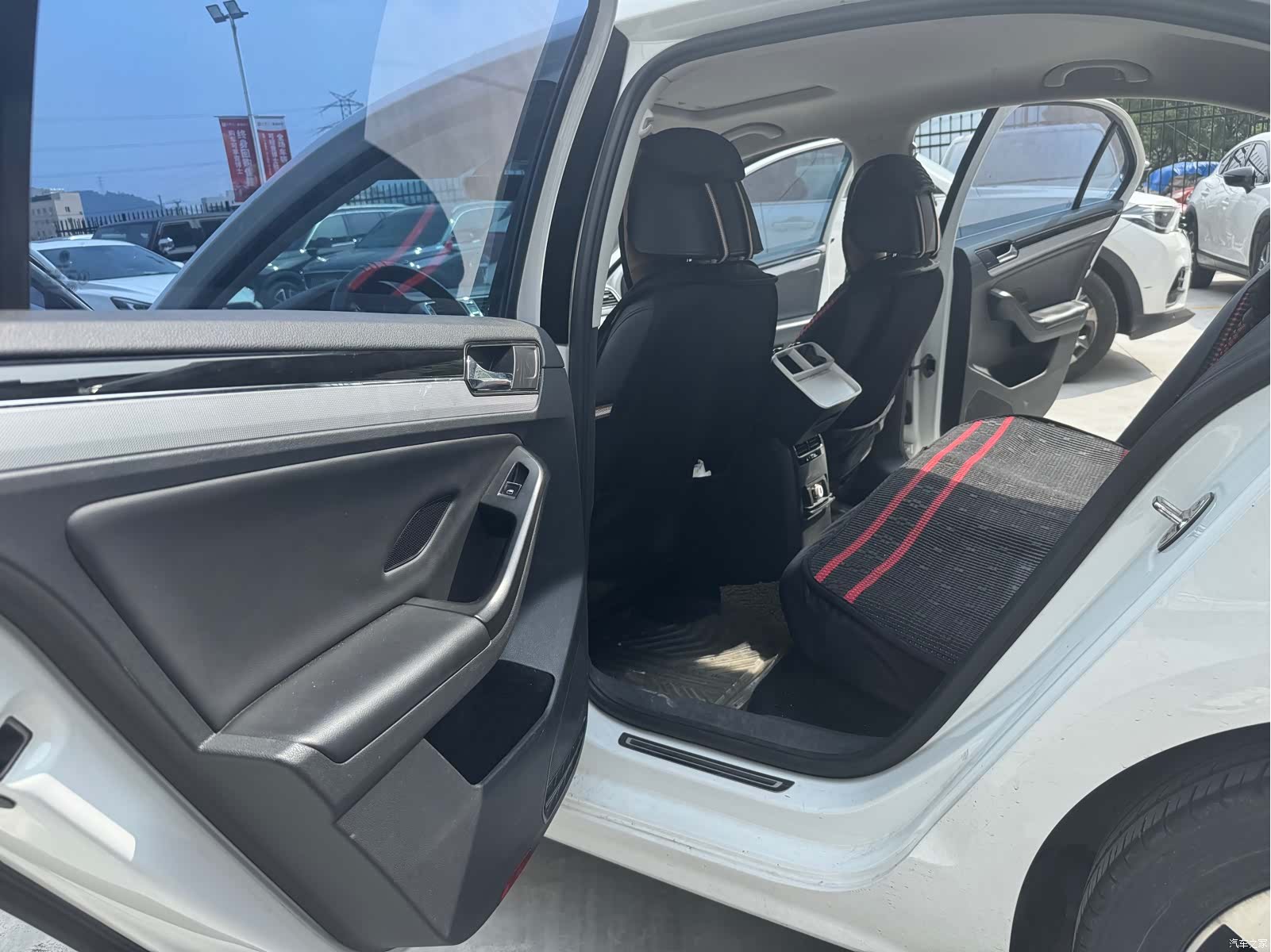 Volkswagen Sagitar, 2018 3