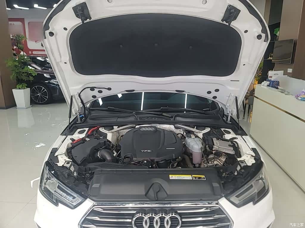 Audi A4L, 2019 20