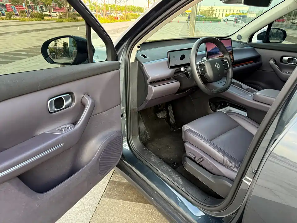 Leapmotor C10