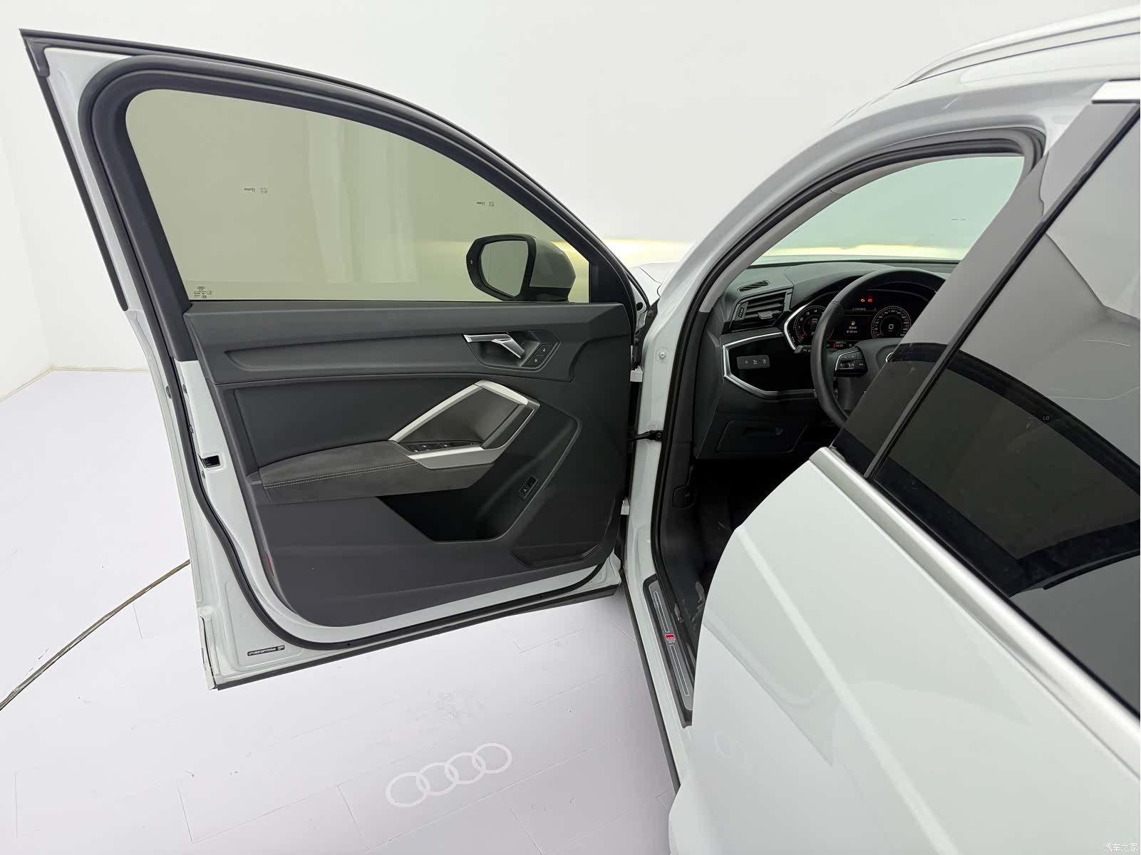Audi Q3, 2023 21