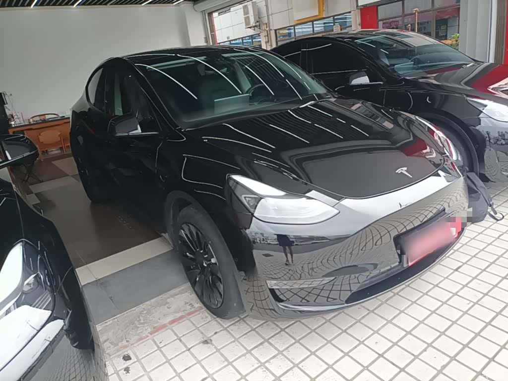 Tesla Model Y, 2021 4