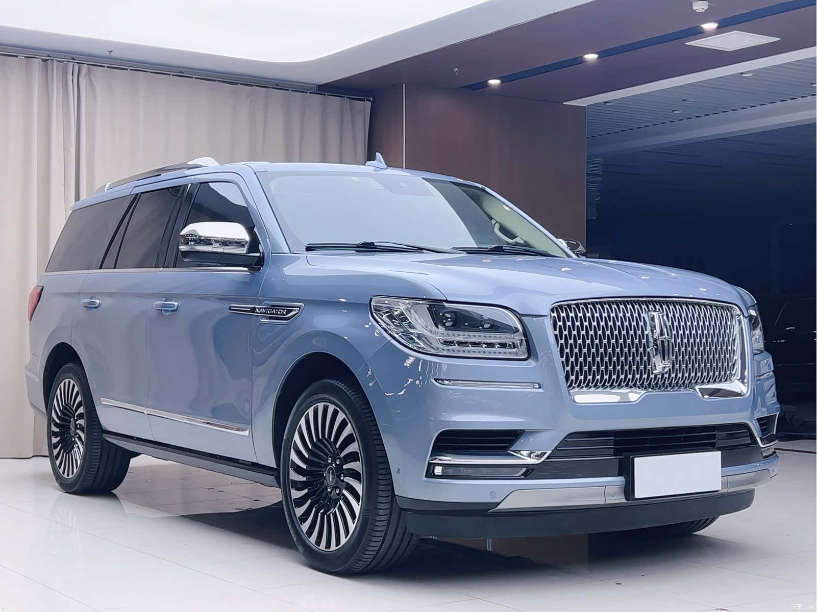 Lincoln Navigator, 2021 3