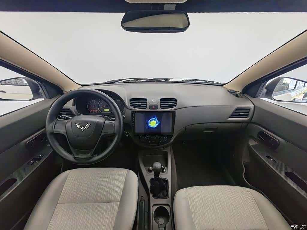Wuling Hongguang, 2019 все фото
