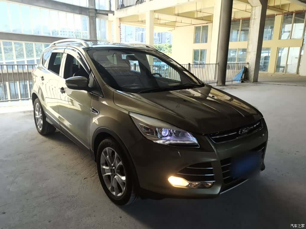 Ford Kuga, 2015 4