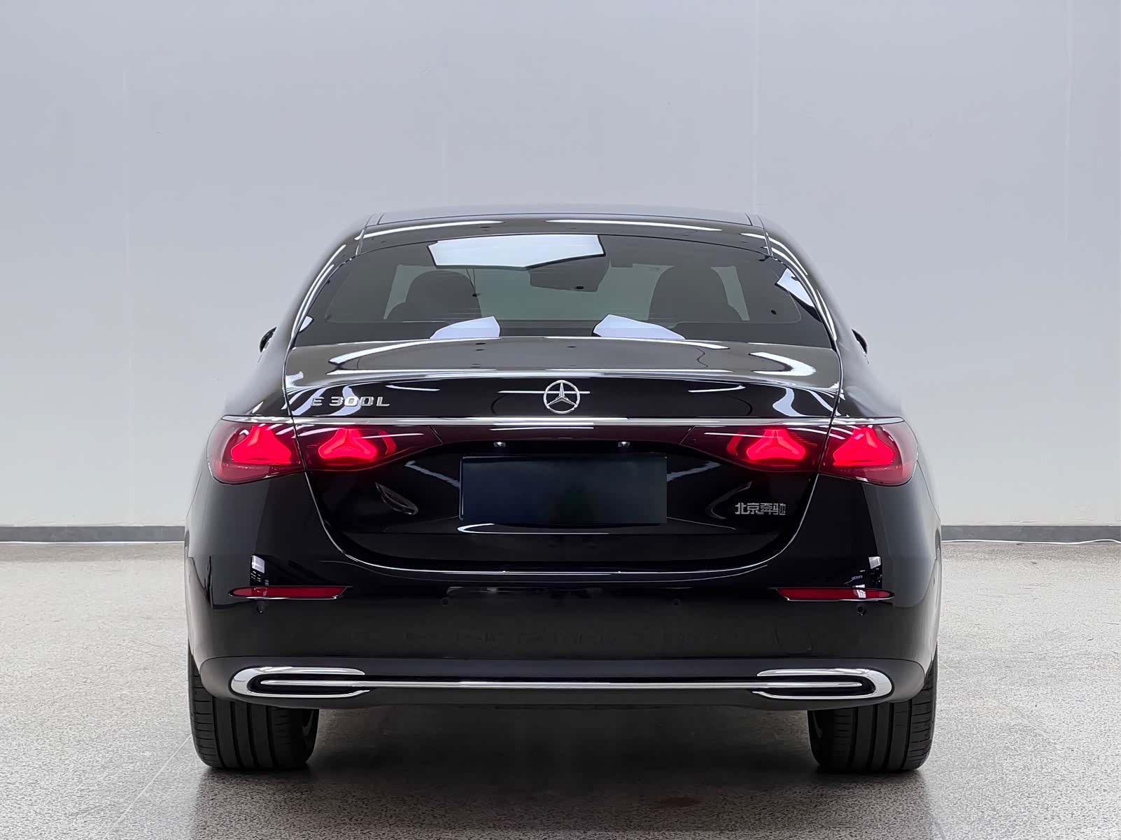Mercedes-Benz E-Class, 2024 3