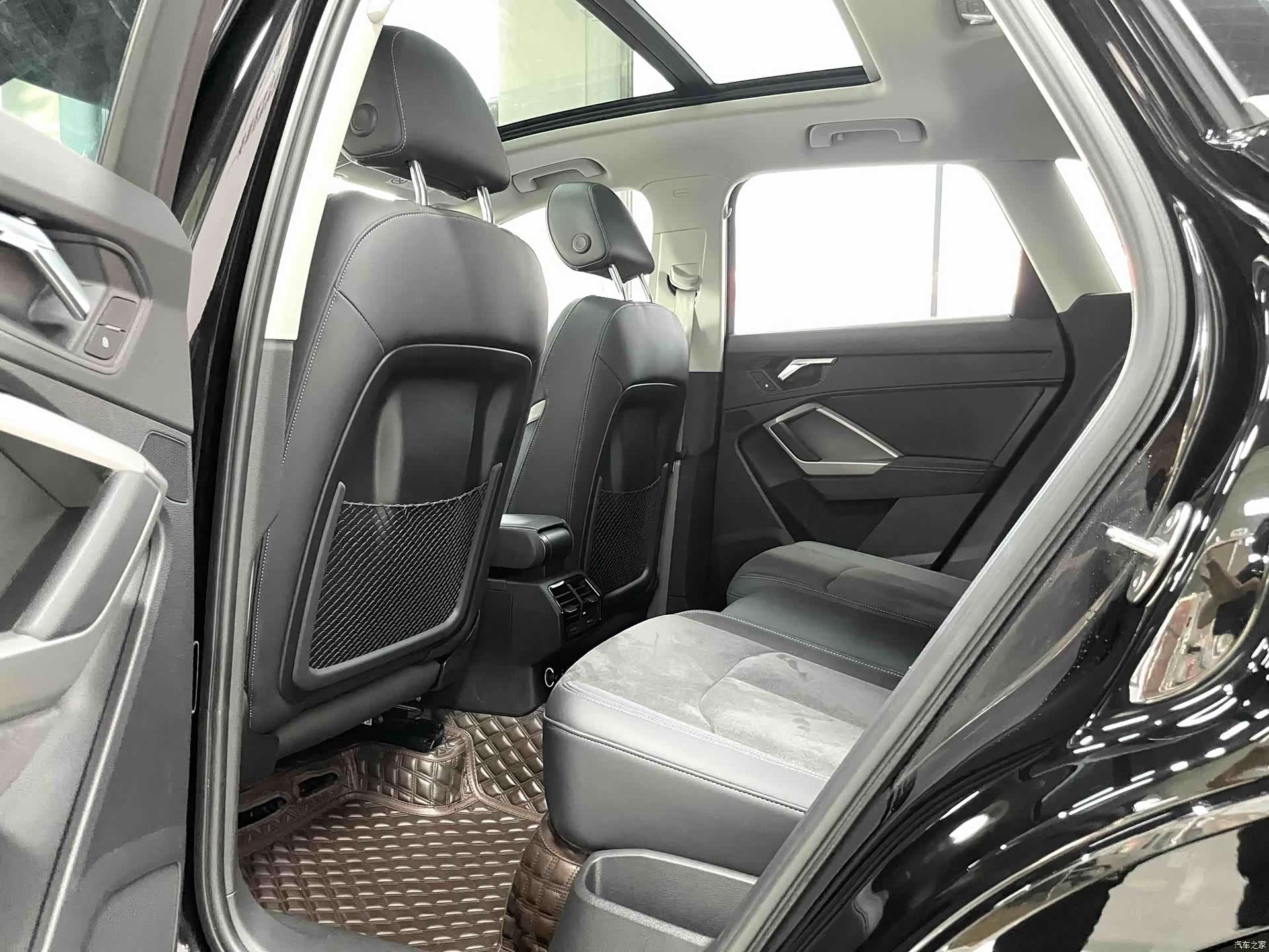 Audi Q3, 2023 10