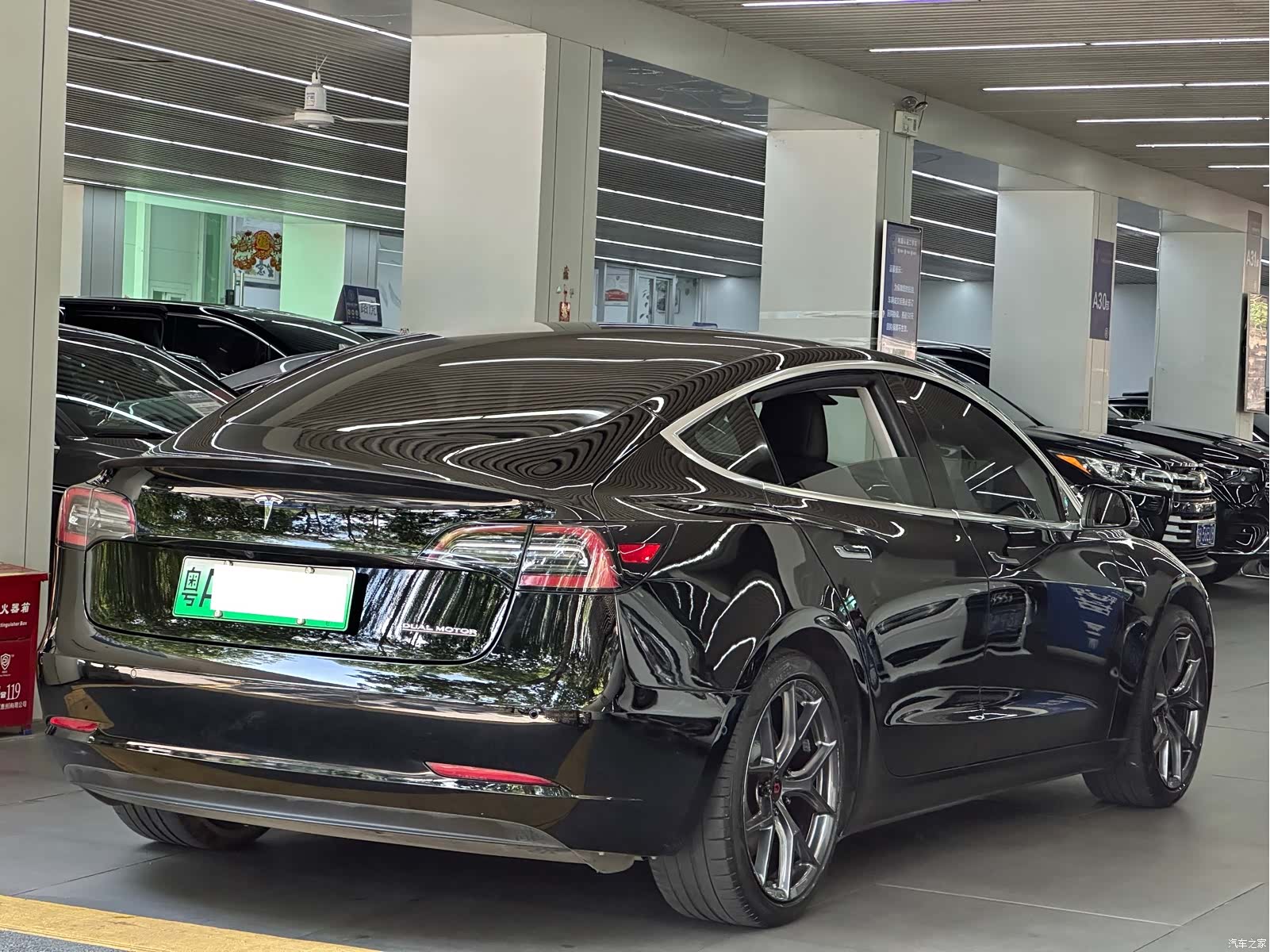 Tesla Model 3, 2019 4