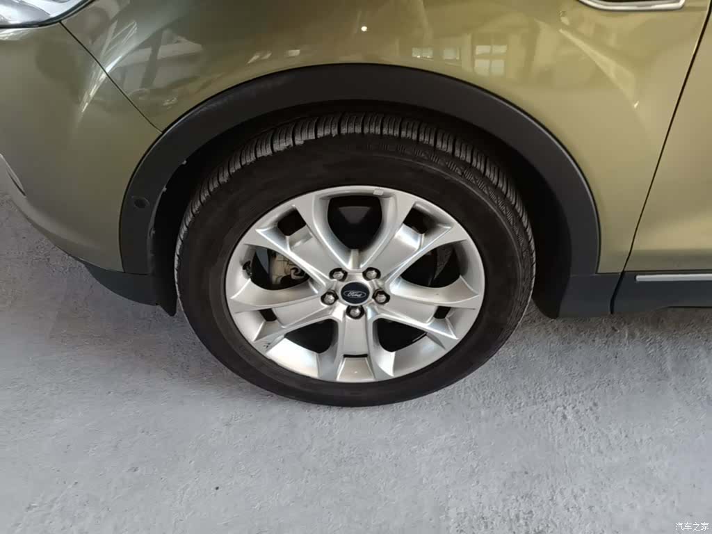 Ford Kuga, 2015 23