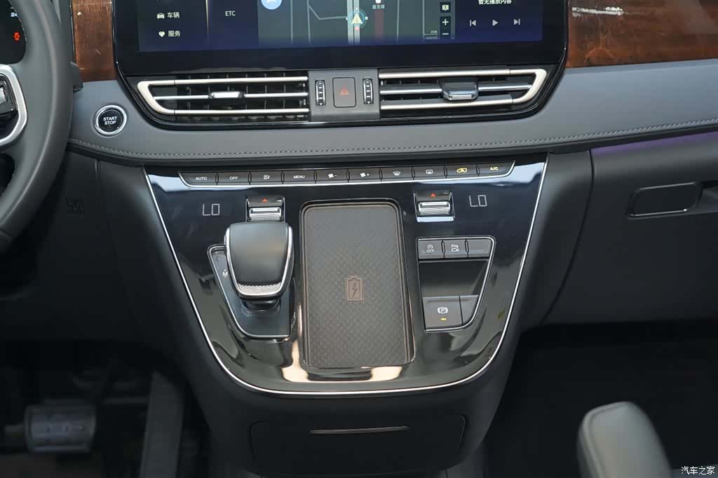 Hongqi HQ9, 2023 10