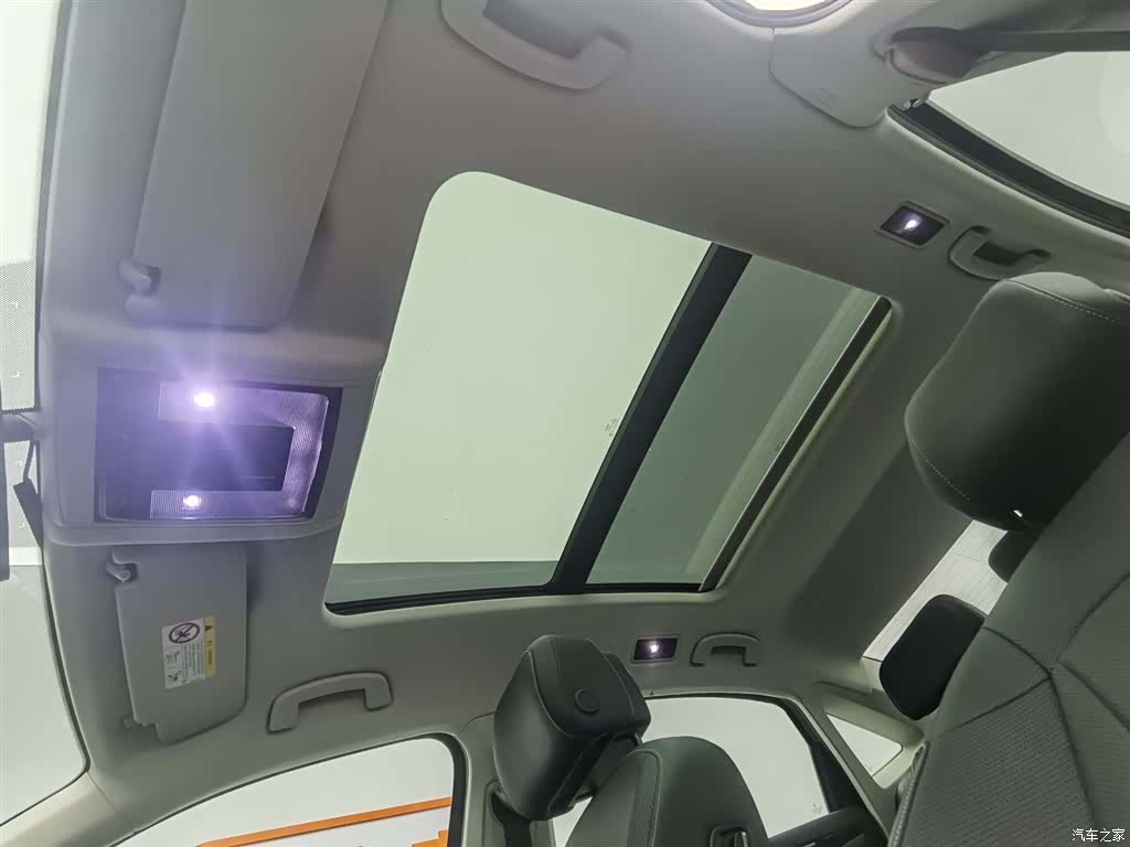 Volkswagen Passat, 2025 14
