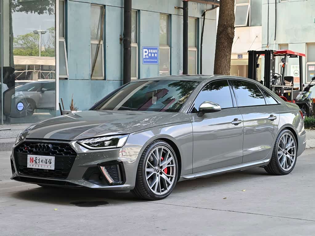Audi S4