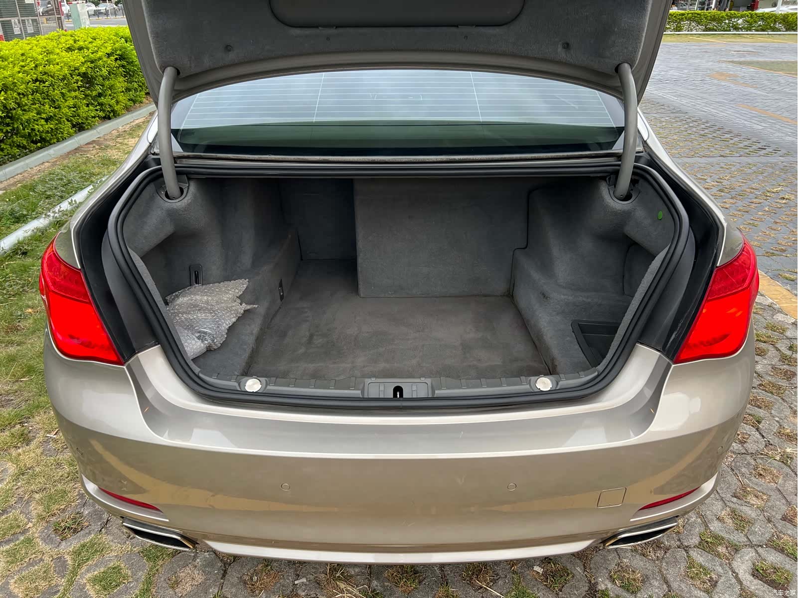 BMW 7 Series, 2012 18