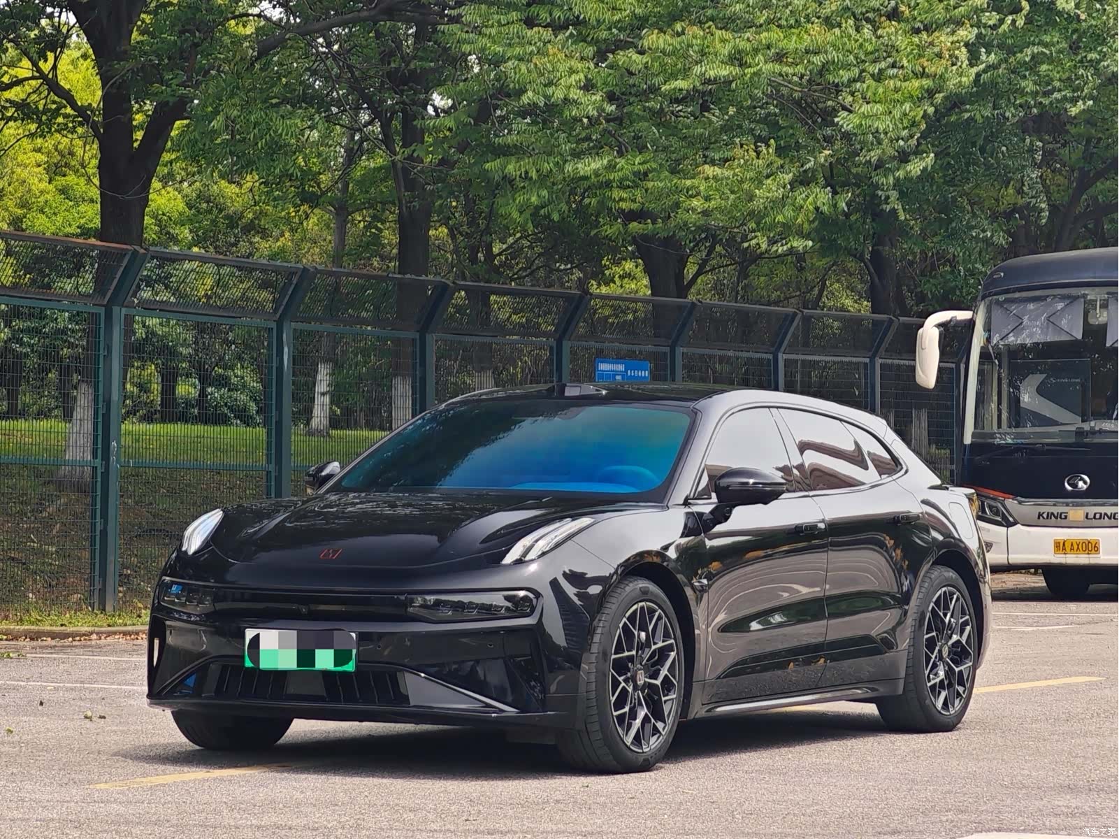 Zeekr 001