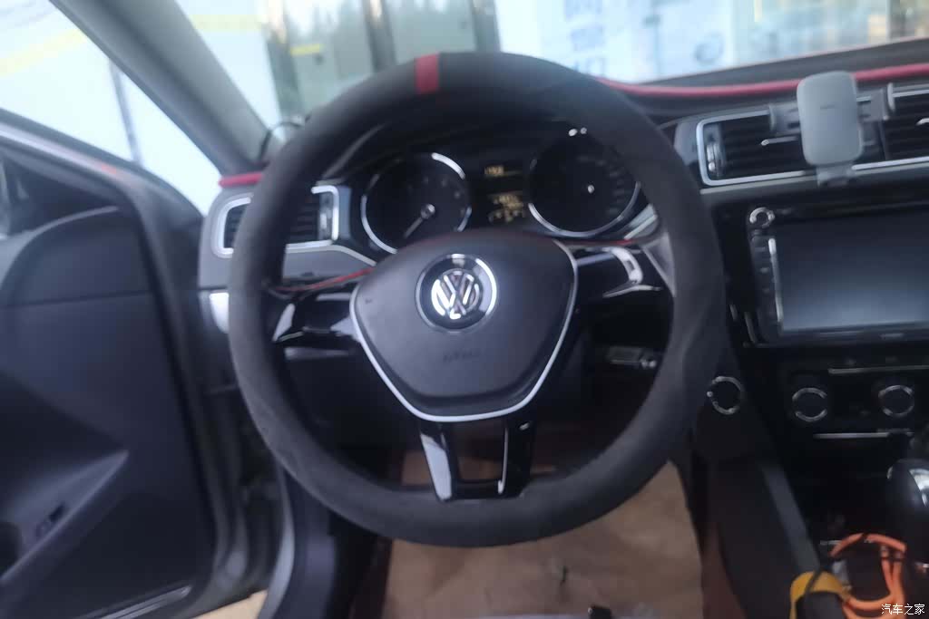 Volkswagen Sagitar, 2016 15