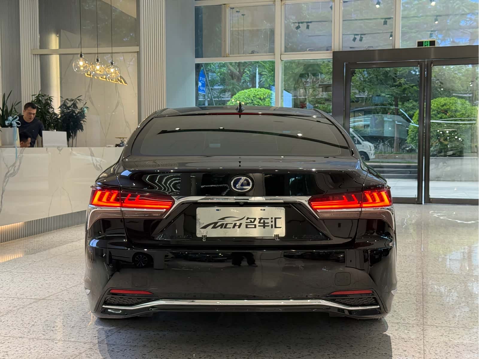 Lexus LS, 2019 4