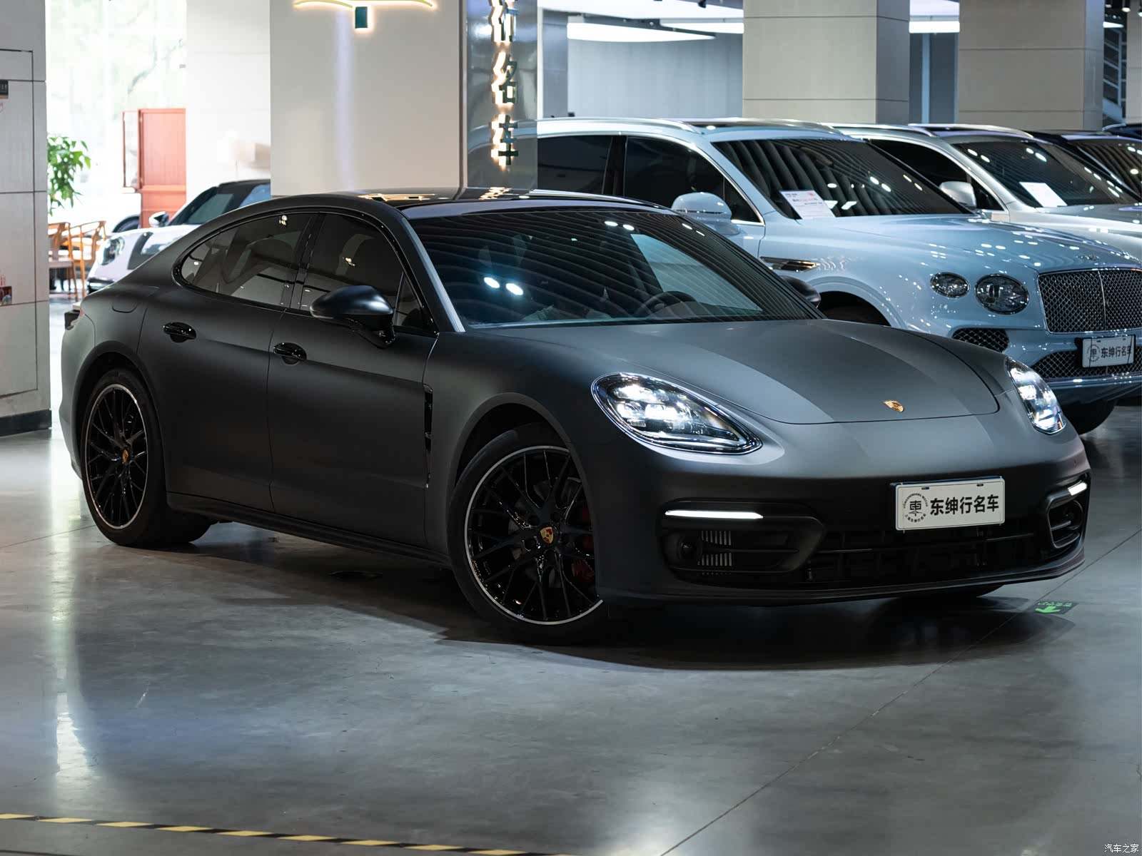 Porsche Panamera, 2022 3
