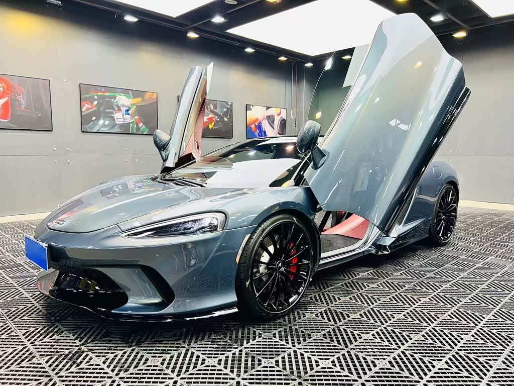 McLaren GT