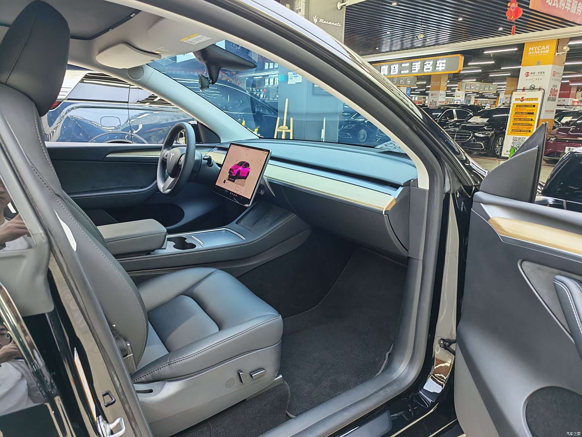 Tesla Model Y, 2023 13