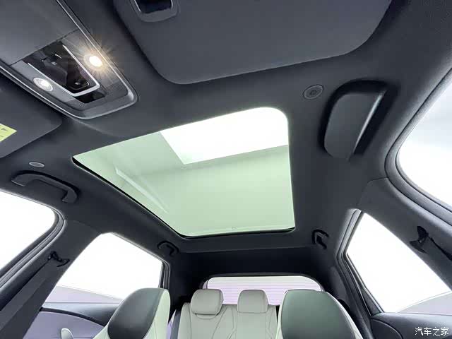 BYD Dolphin, 2022 12