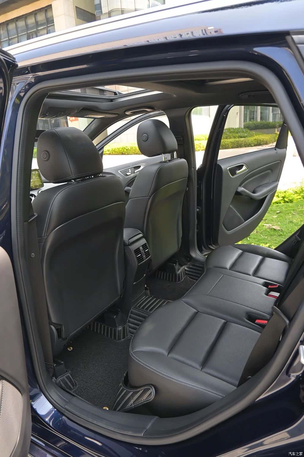 Mercedes-Benz B-Class, 2018 13