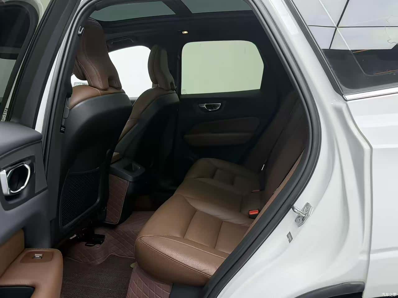 Volvo XC60, 2022 все фото