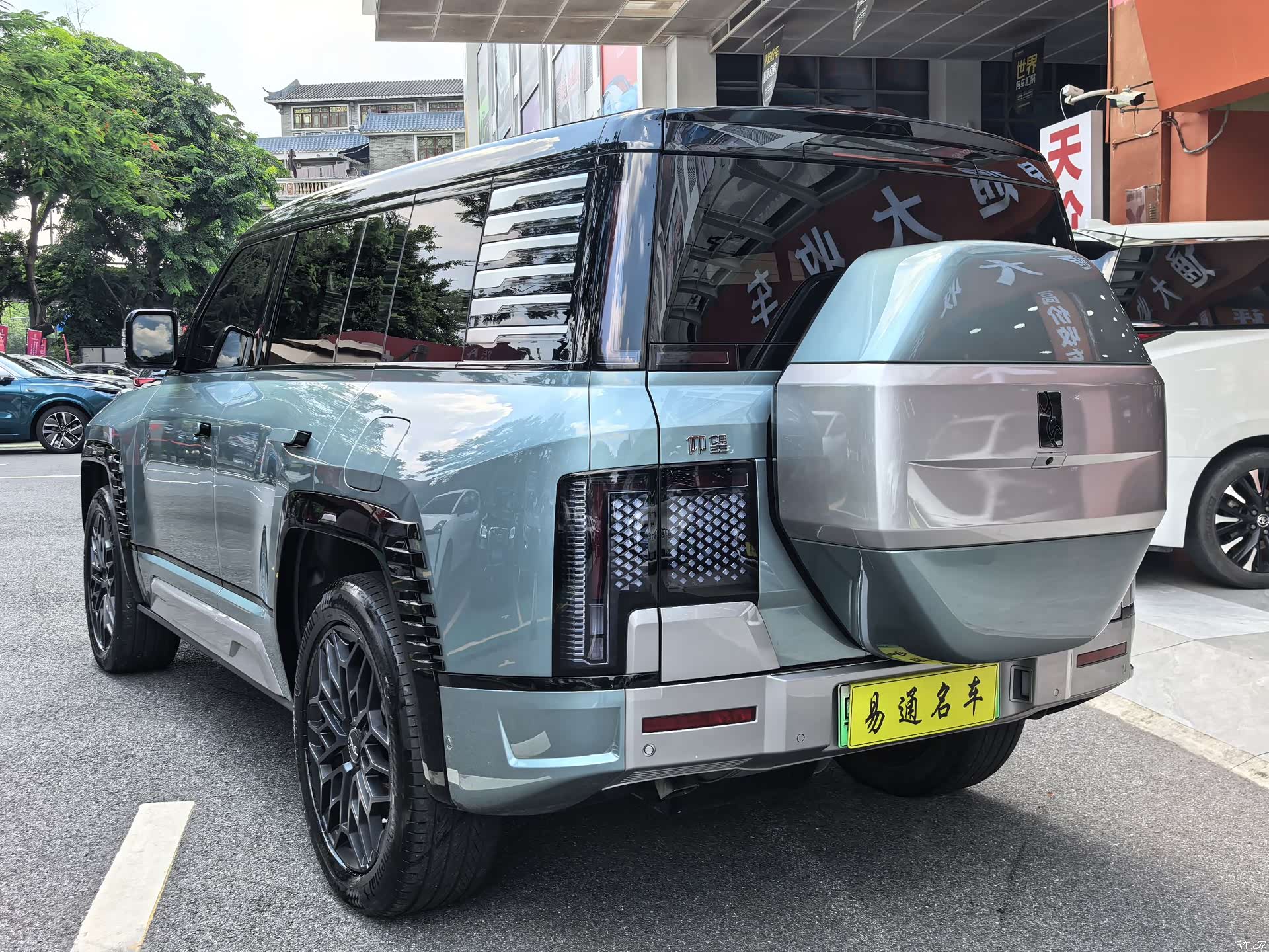 Yangwang U8, 2024 7
