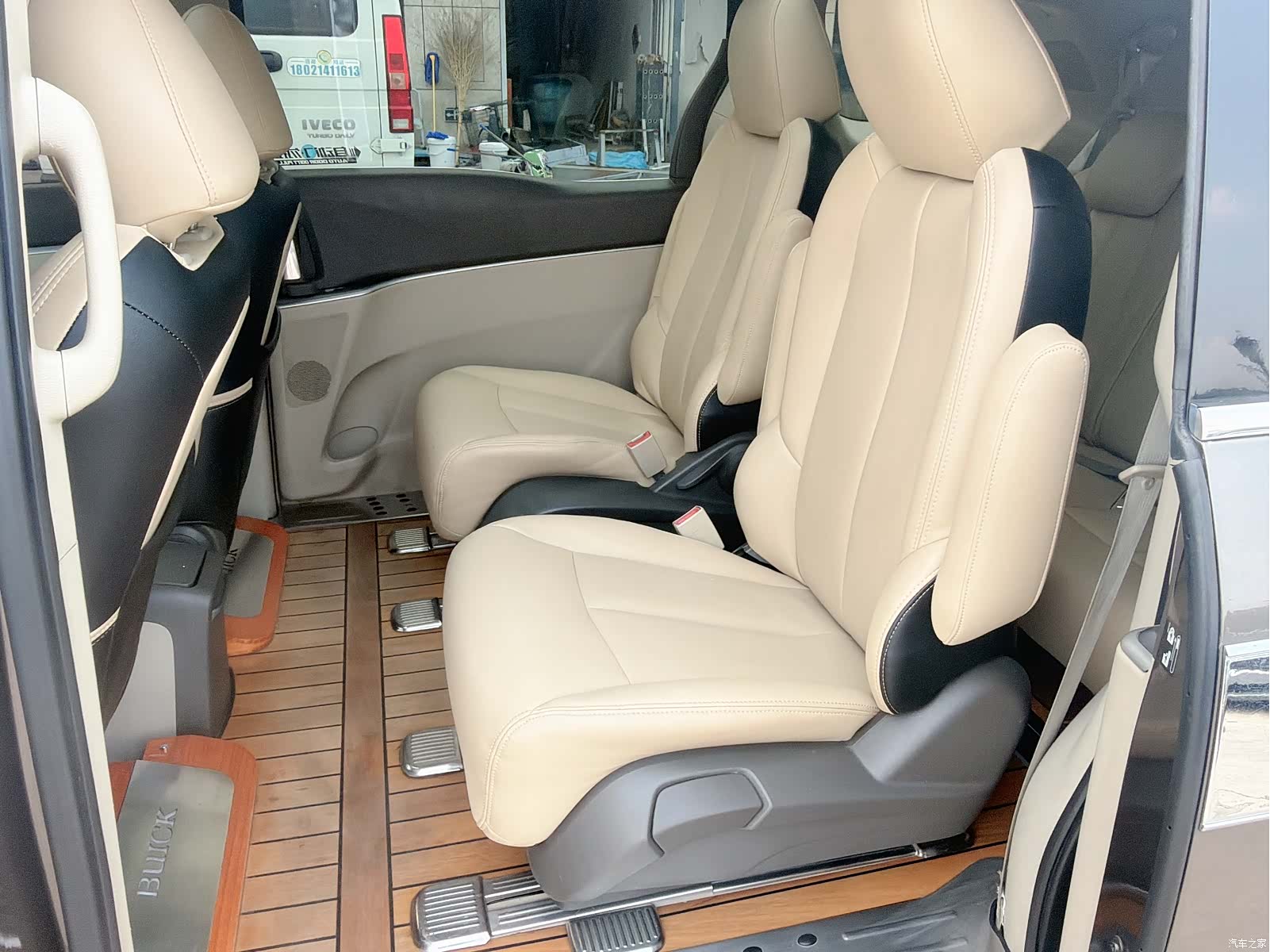 Buick GL8, 2013 12