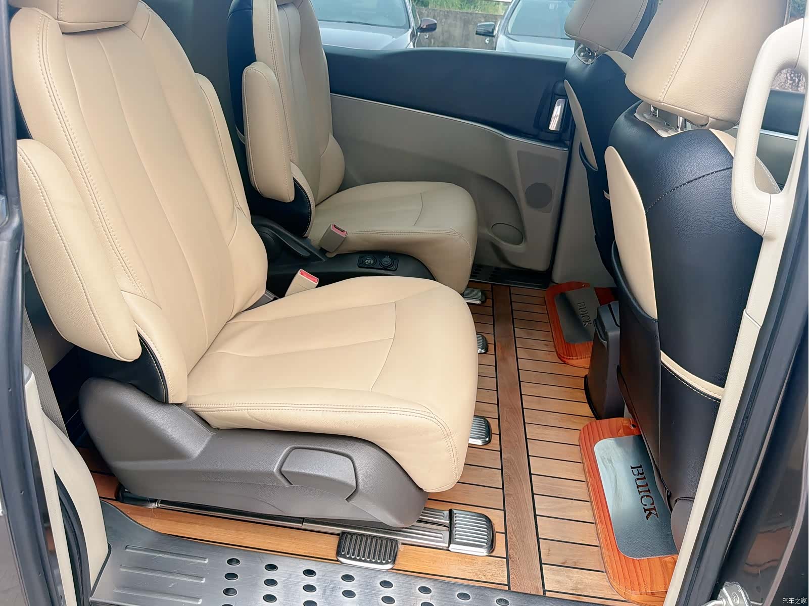 Buick GL8, 2013 20