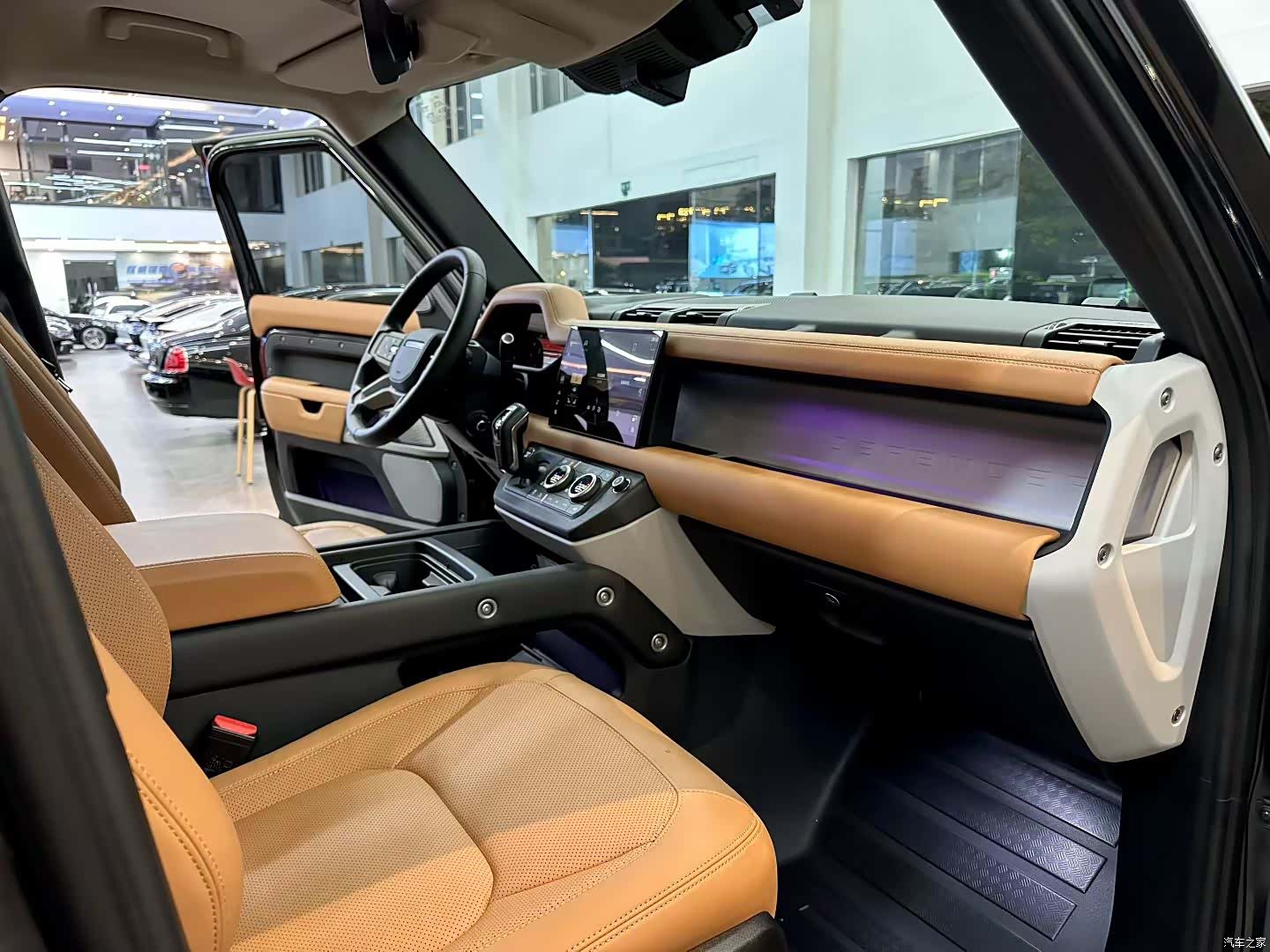 Land Rover Defender, 2024 8