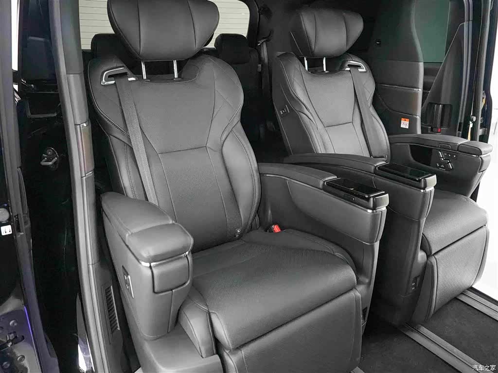 Toyota Vellfire, 2025 11