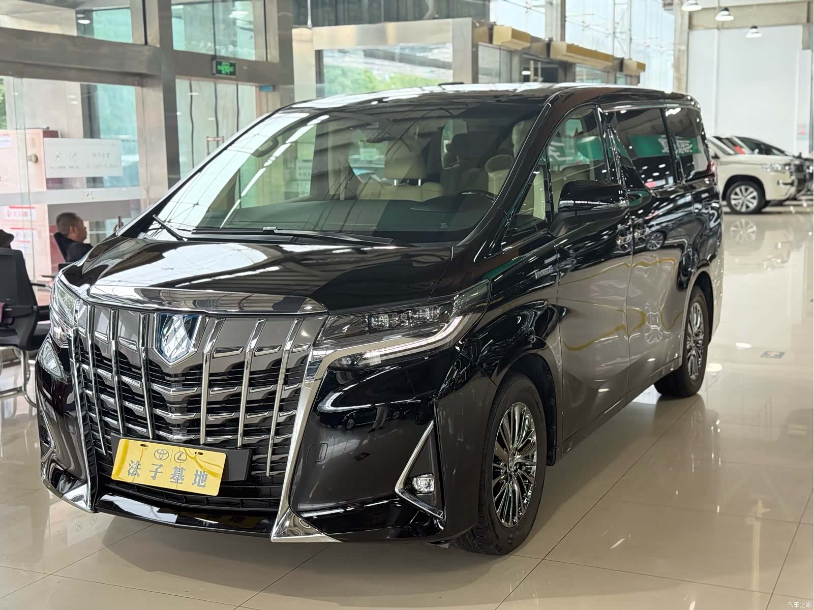 Toyota Alphard, 2019 4