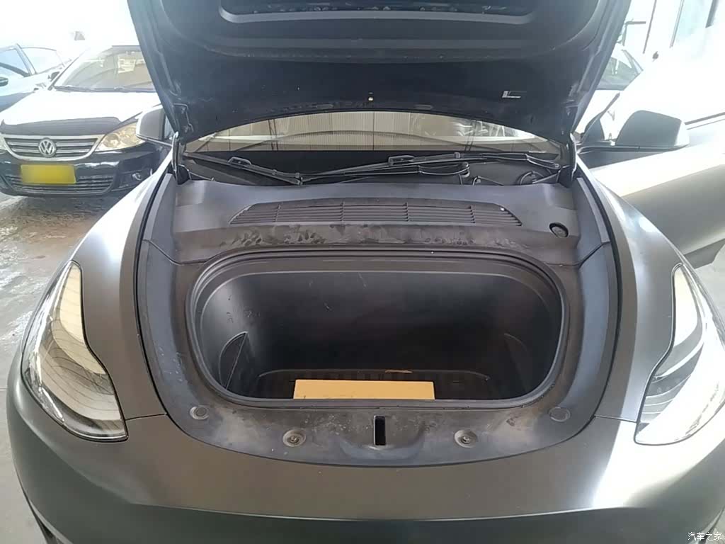 Tesla Model Y, 2021 10
