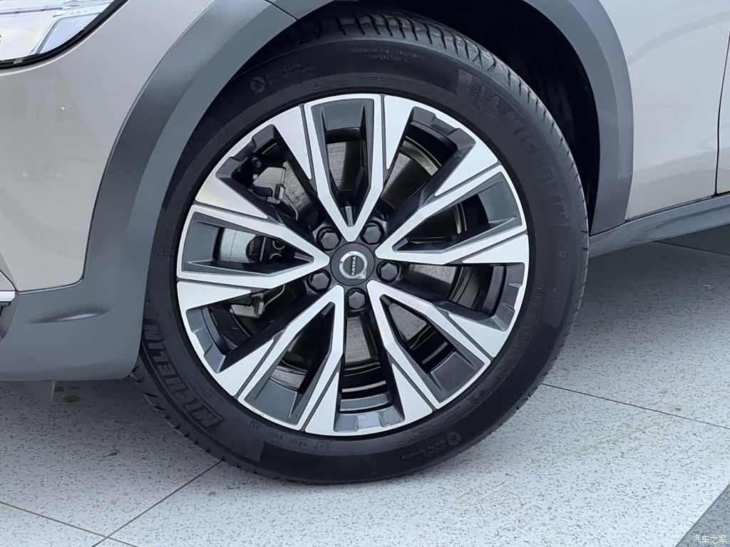 Volvo V90, 2023 10